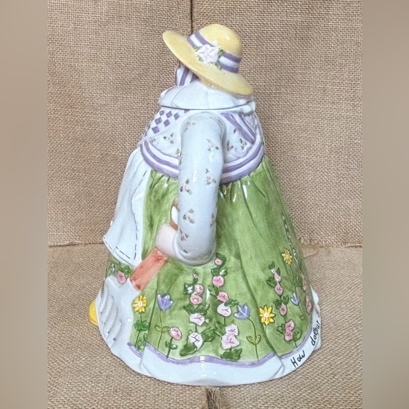 Dept 56 Storybook Collection Mary Quite Contrary Ceramic Teapot Cottage Core - Picture 2 of 12